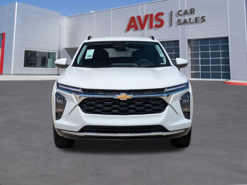Used 2025 Chevrolet Trax LT w/ LT Convenience Package FWD image 2
