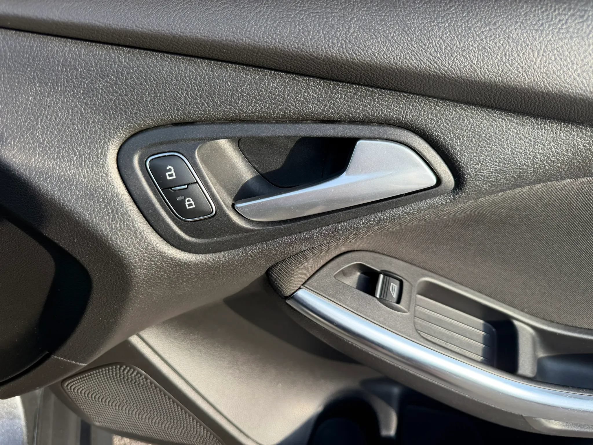 Used 2018 Ford Focus ST FWD image 25