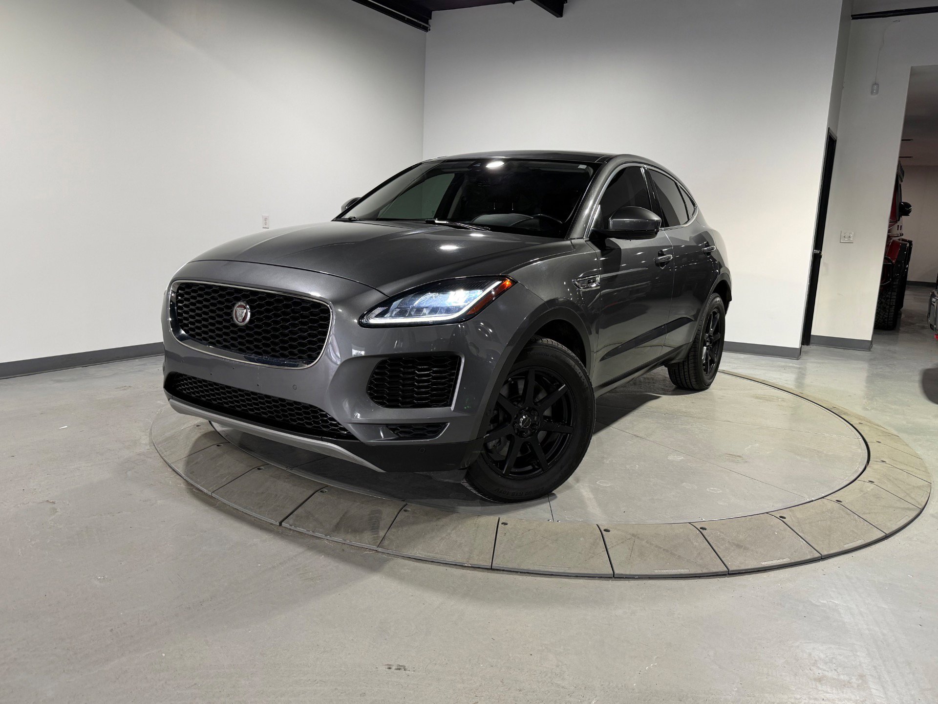 Used 2018 Jaguar E-PACE S image 2