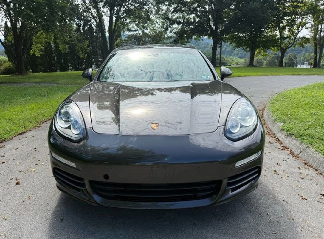 Used 2015 Porsche Panamera 4S image 2