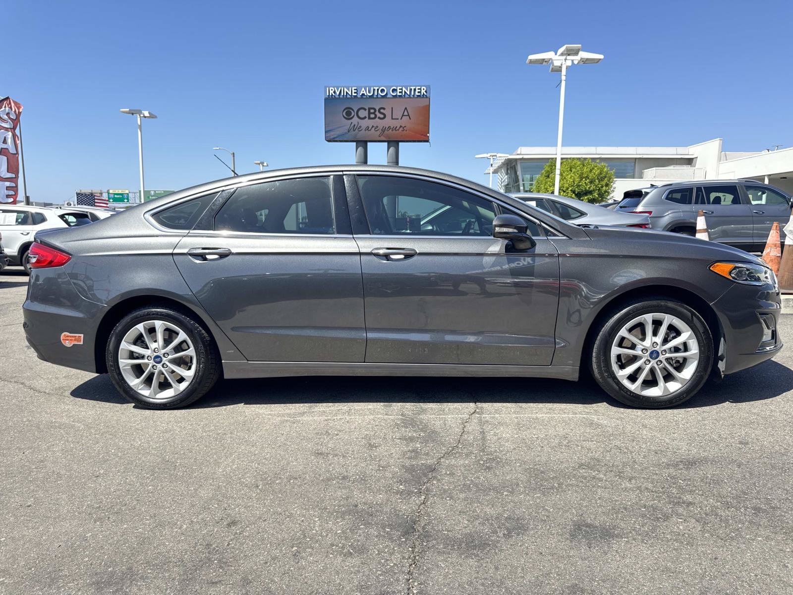 Used 2019 Ford Fusion Energi Titanium FWD image 6
