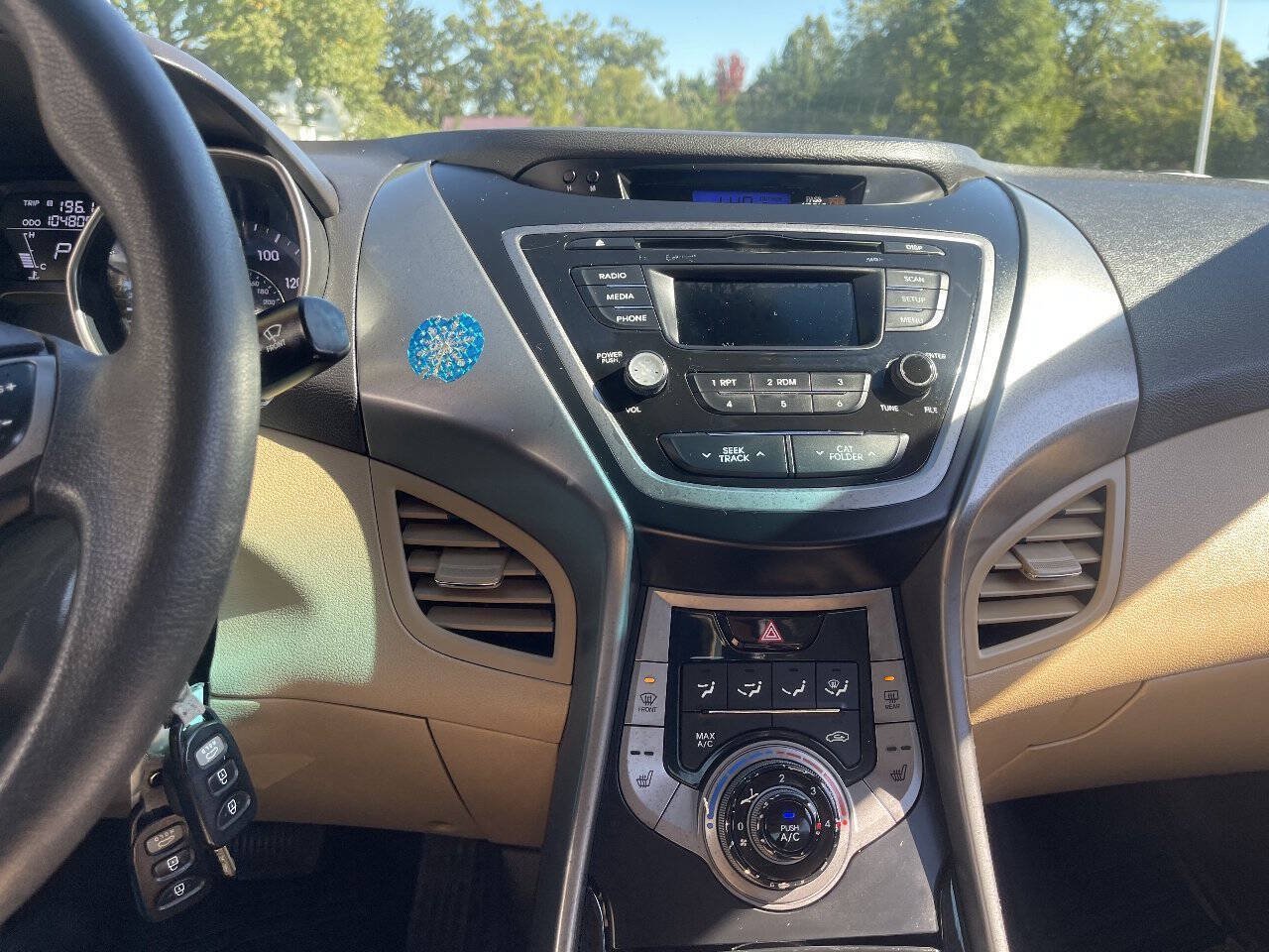 Used 2013 Hyundai Elantra GLS w/ Preferred Pkg FWD image 13