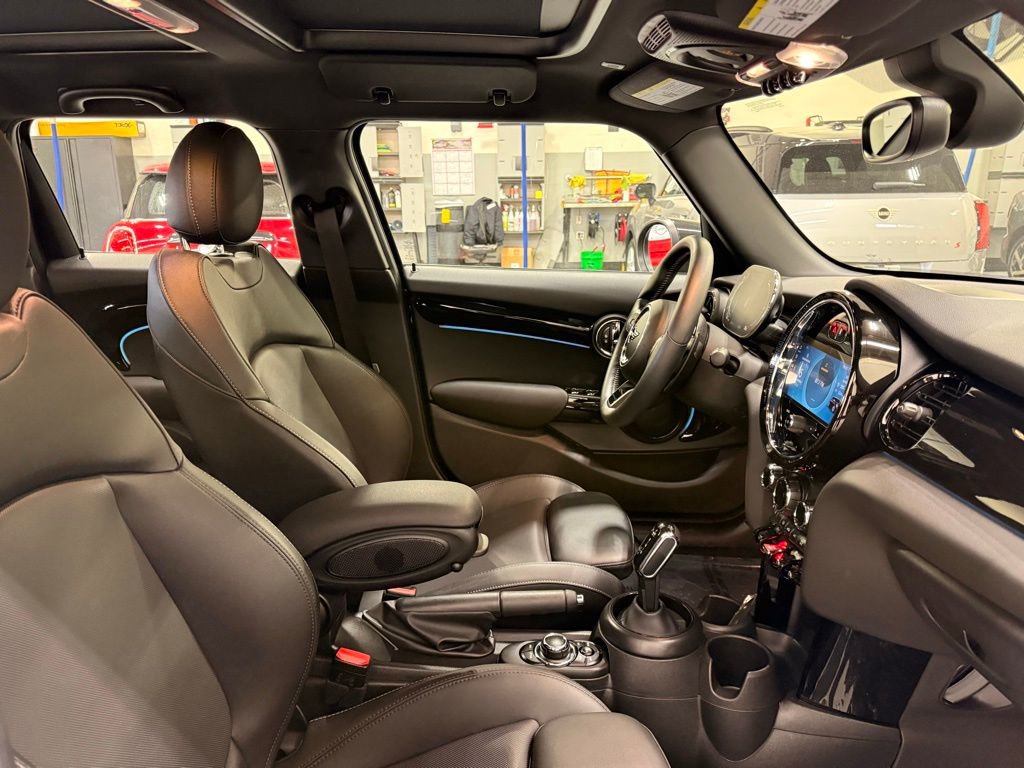 Used 2023 MINI Cooper S image 29