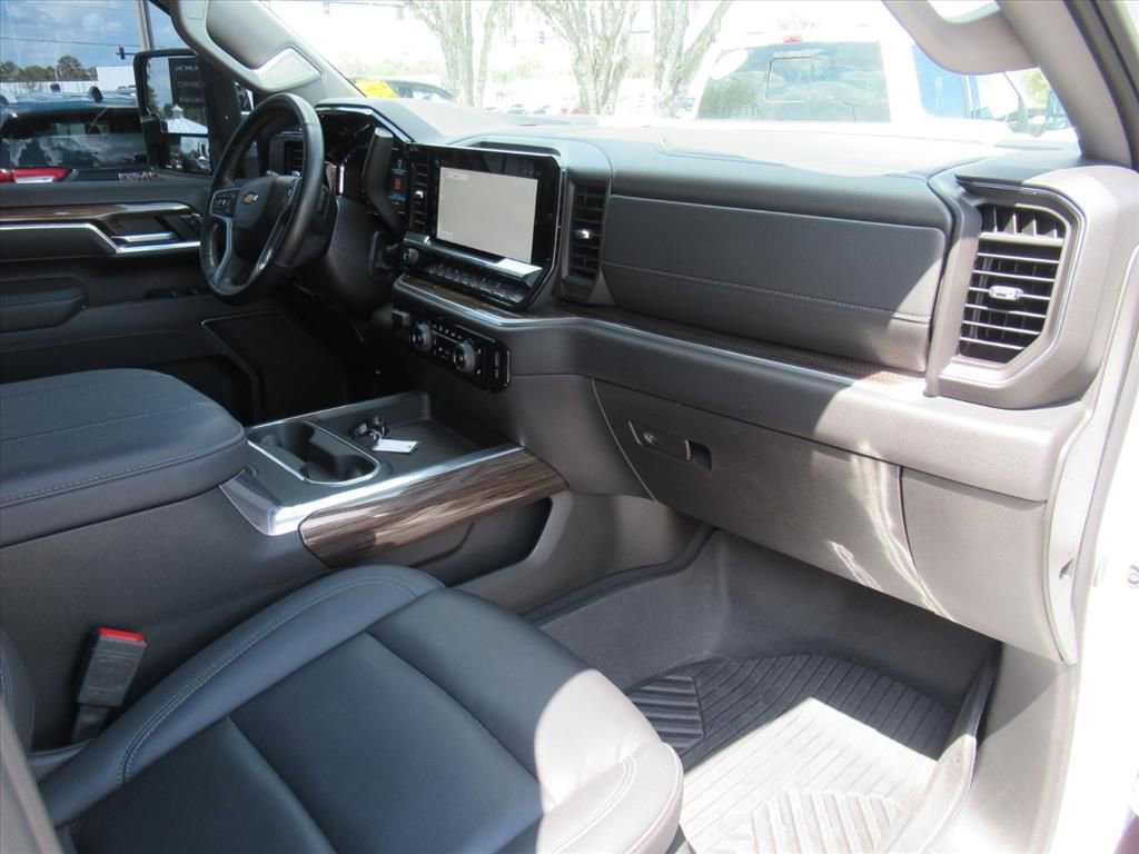 Used 2025 Chevrolet Silverado 2500 LT w/ All Star Edition image 11