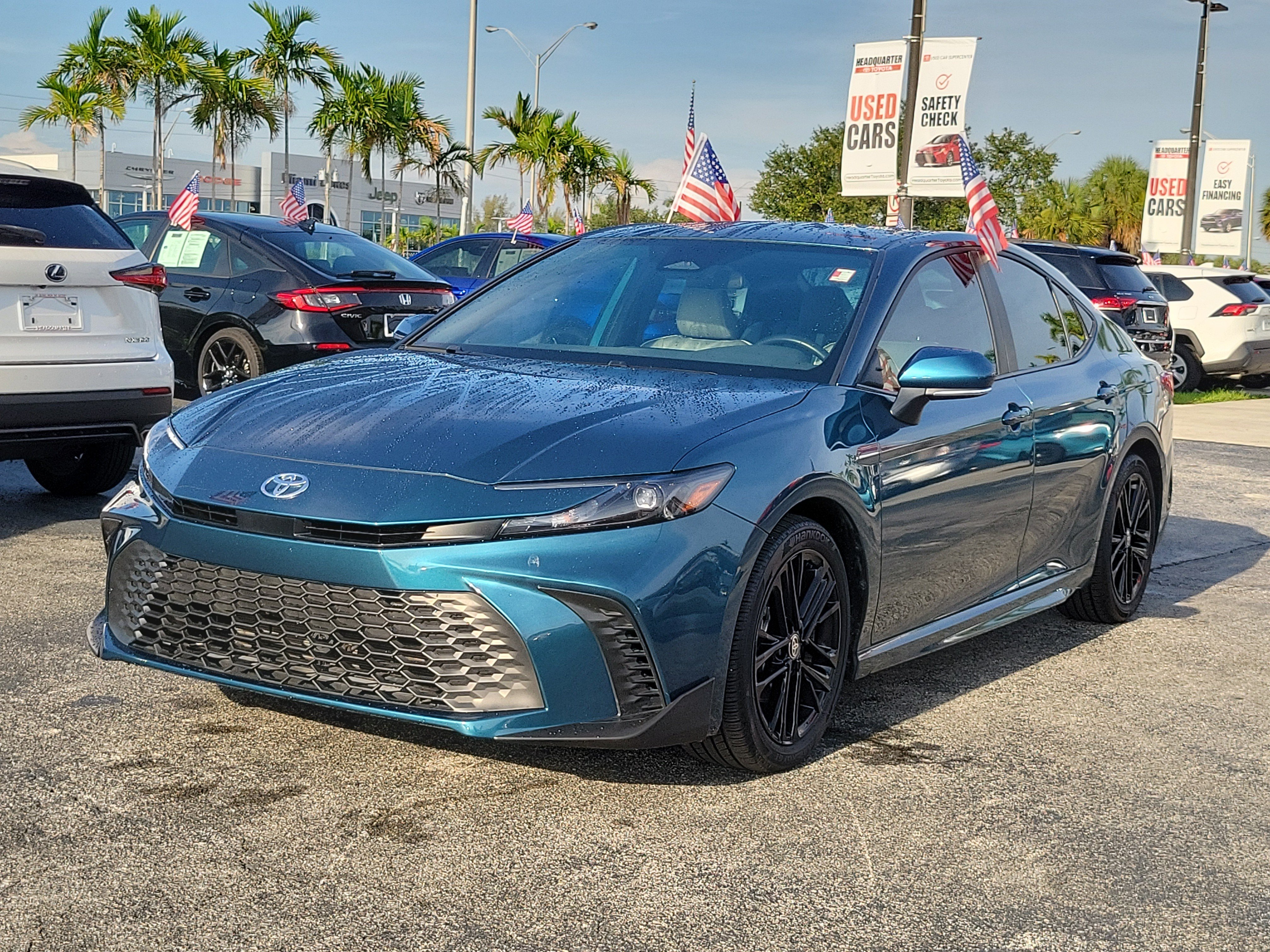 Used 2025 Toyota Camry SE FWD image 6