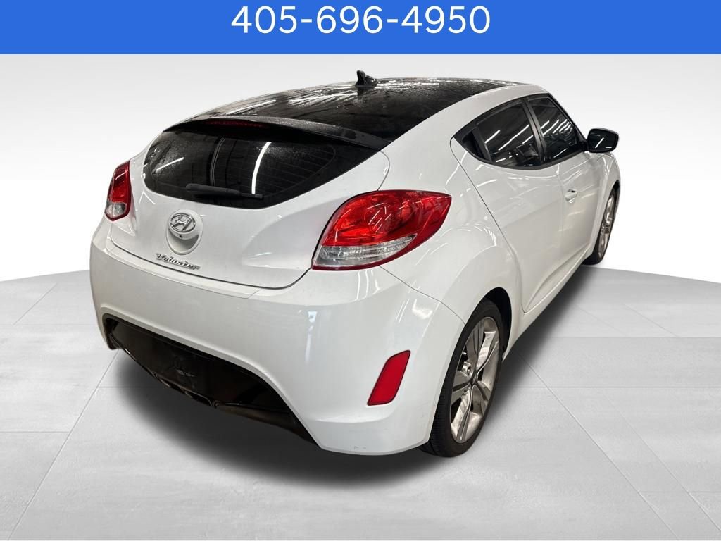 Used 2016 Hyundai Veloster w/ Option Group 02 FWD image 3
