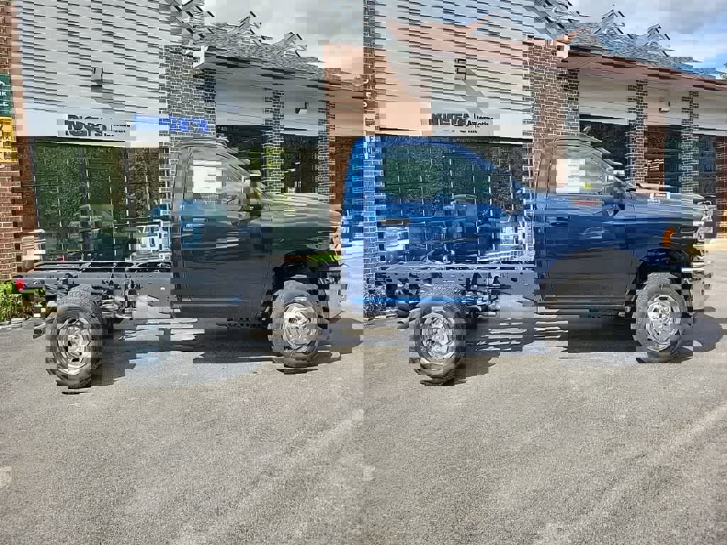 New 2024 RAM 3500 Tradesman image 3