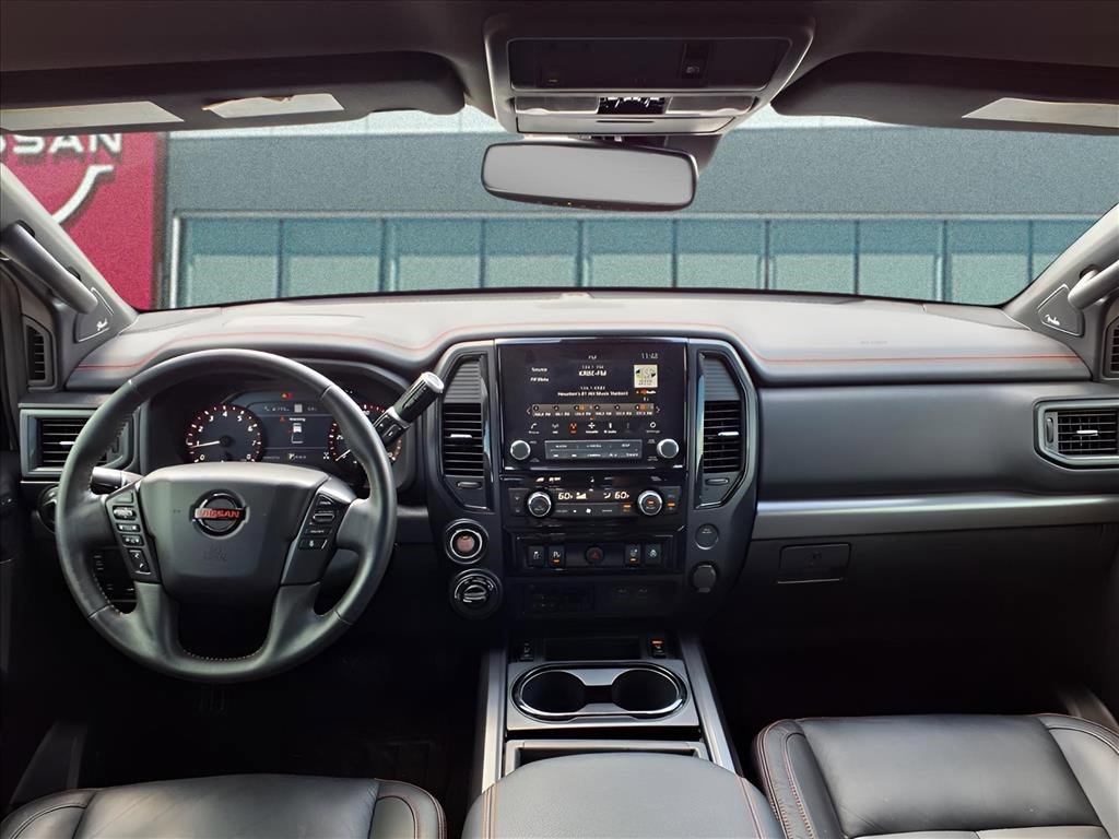 Used 2020 Nissan Titan PRO-4X w/ Pro-4x Convenience Package image 9