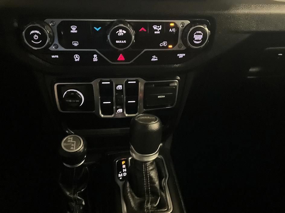 Used 2025 Jeep Gladiator Sport AWD/4WD image 34