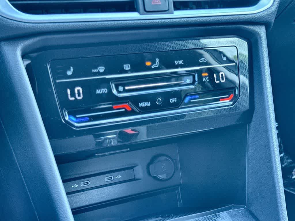 New 2026 Volkswagen Taos SE FWD image 20