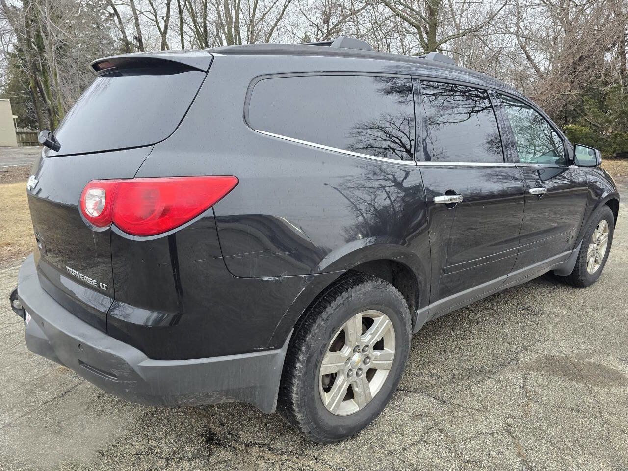 Used 2011 Chevrolet Traverse LT image 6