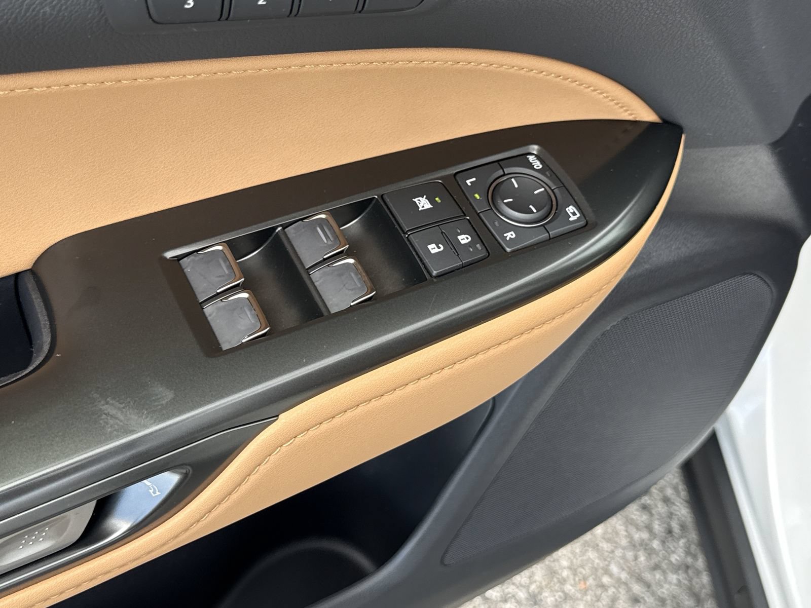 Used 2025 Lexus NX 250 FWD w/ Towing Package (2000 Lbs) image 15
