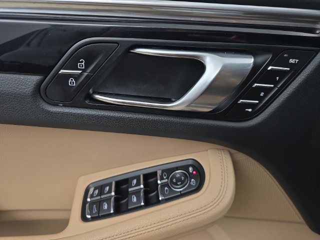 Used 2020 Porsche Macan S w/ Premium Package Plus AWD/4WD image 27