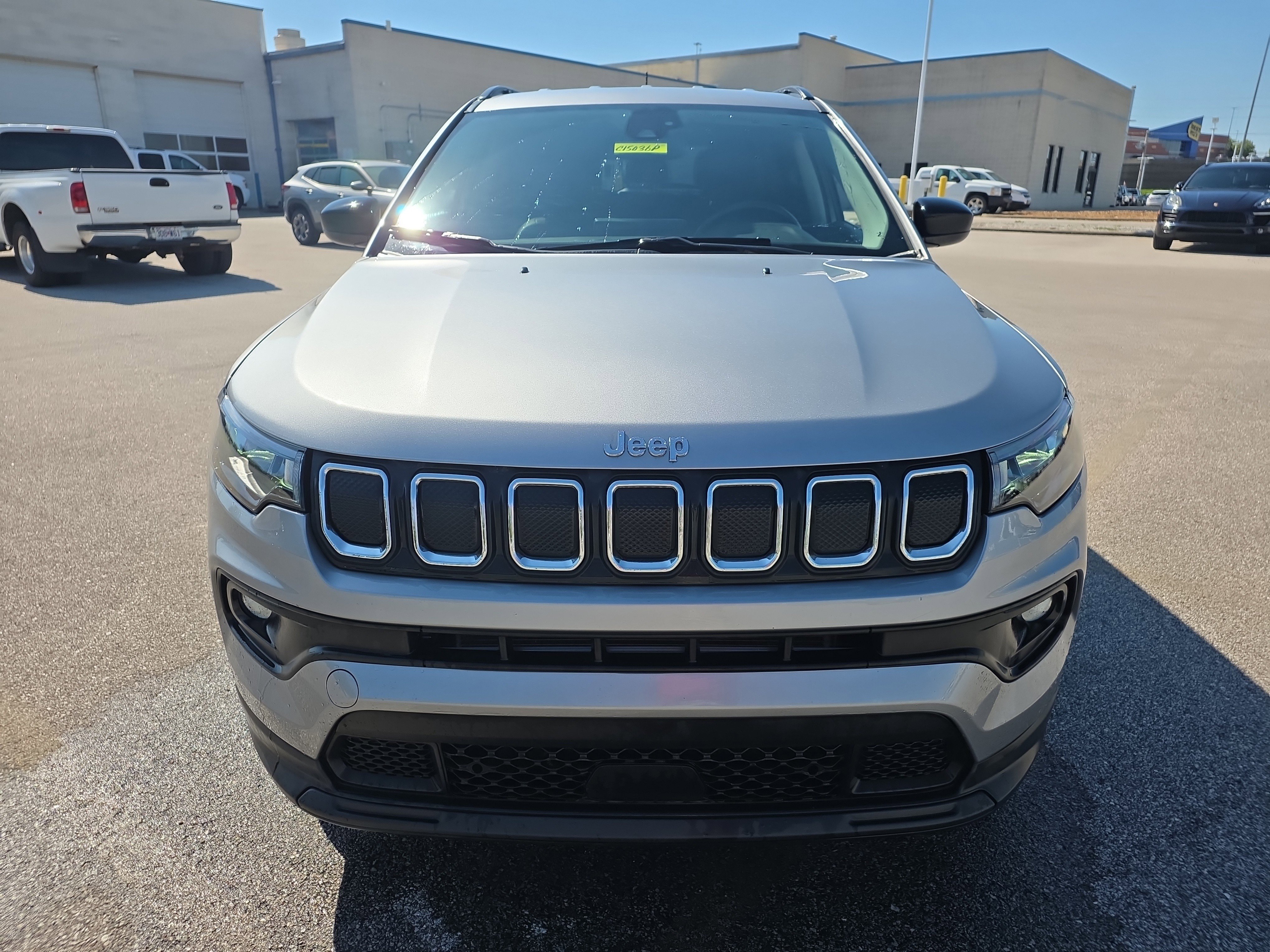 Used 2022 Jeep Compass Latitude AWD/4WD image 8