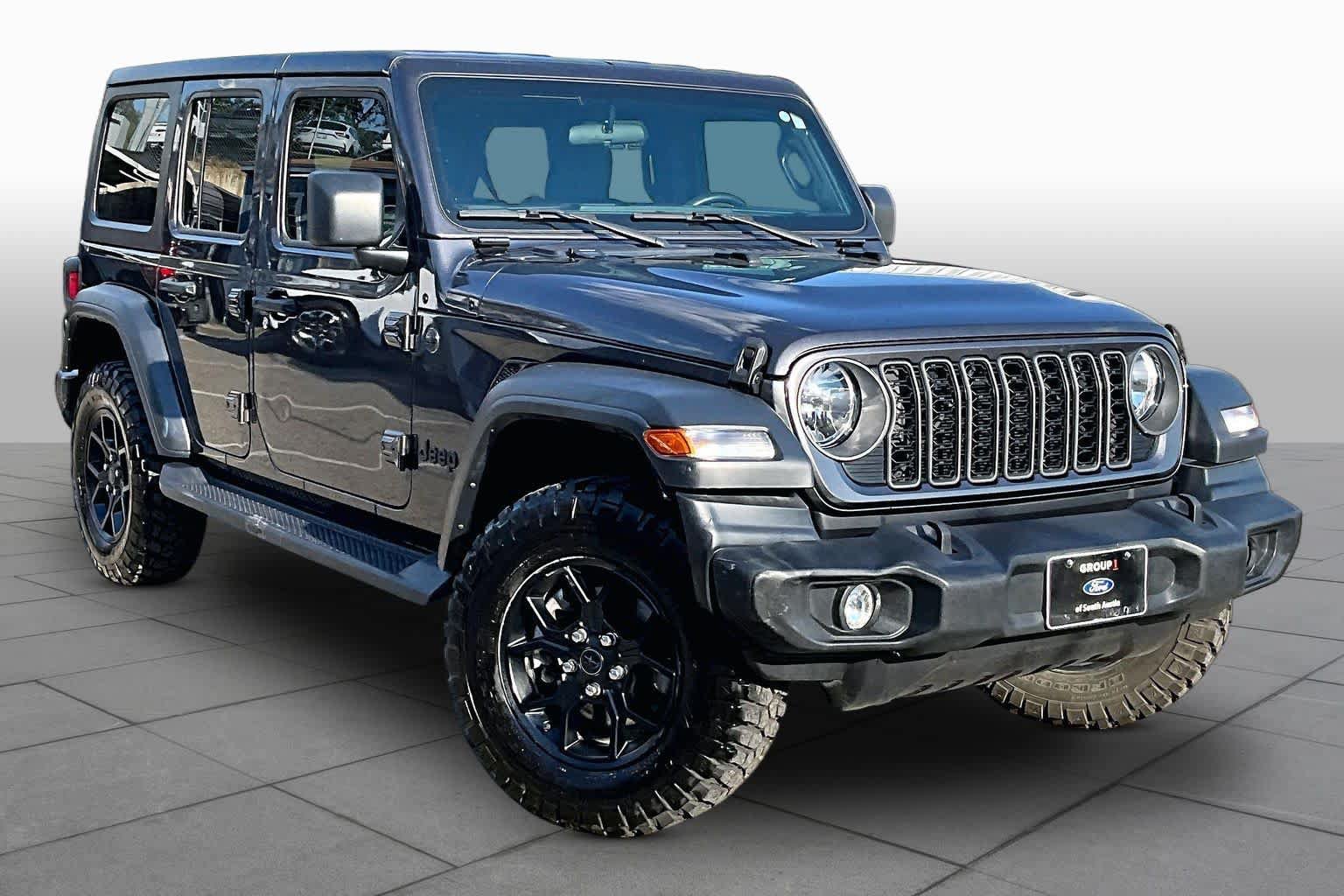 Used 2025 Jeep Wrangler Unlimited Sport AWD/4WD image 3