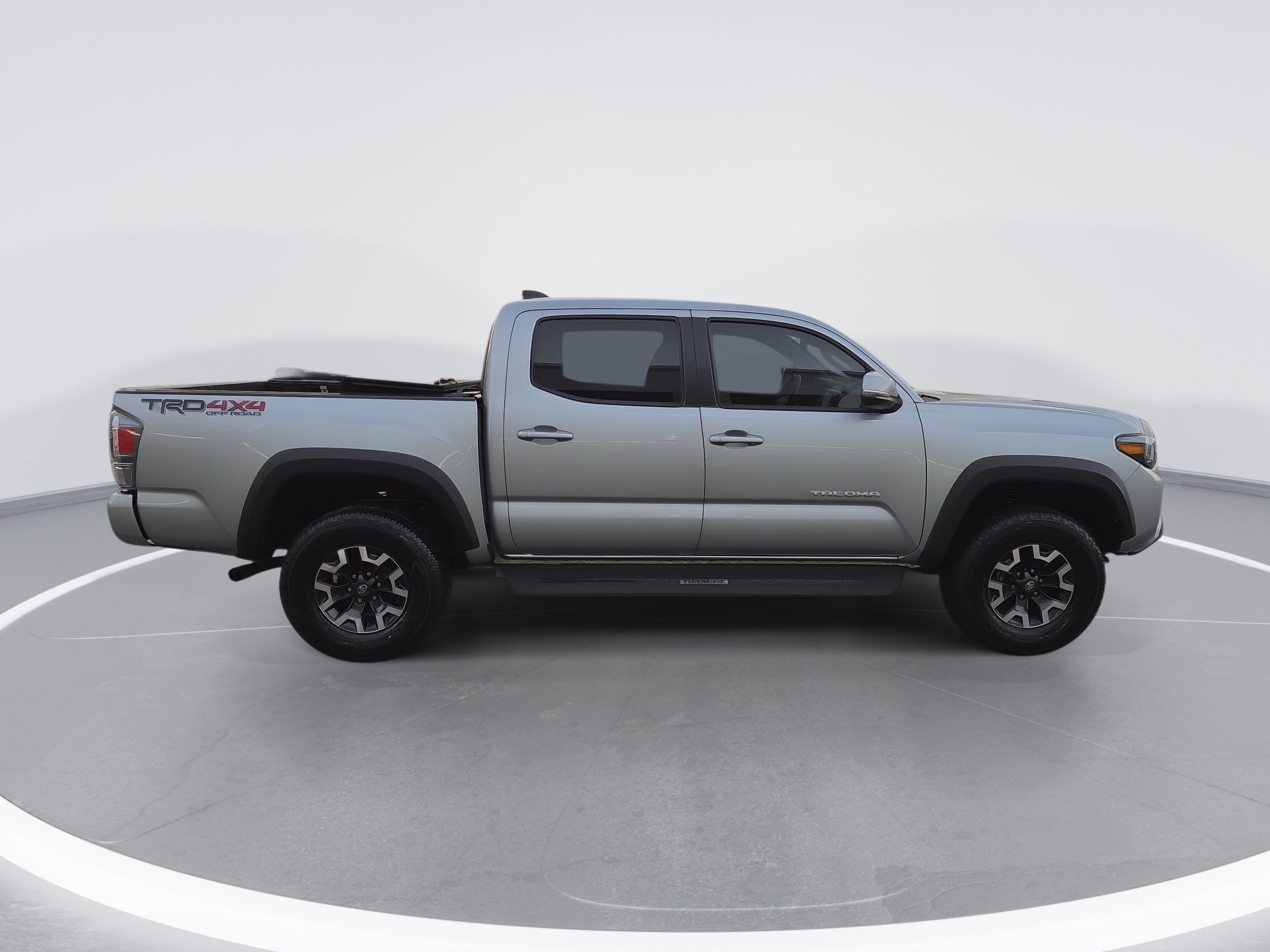 Used 2022 Toyota Tacoma TRD Off-Road w/ TRD Premium Off Road Package AWD/4WD image 2