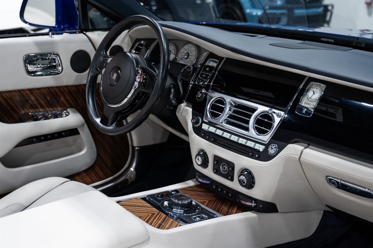 Used 2016 Rolls-Royce Dawn image 57