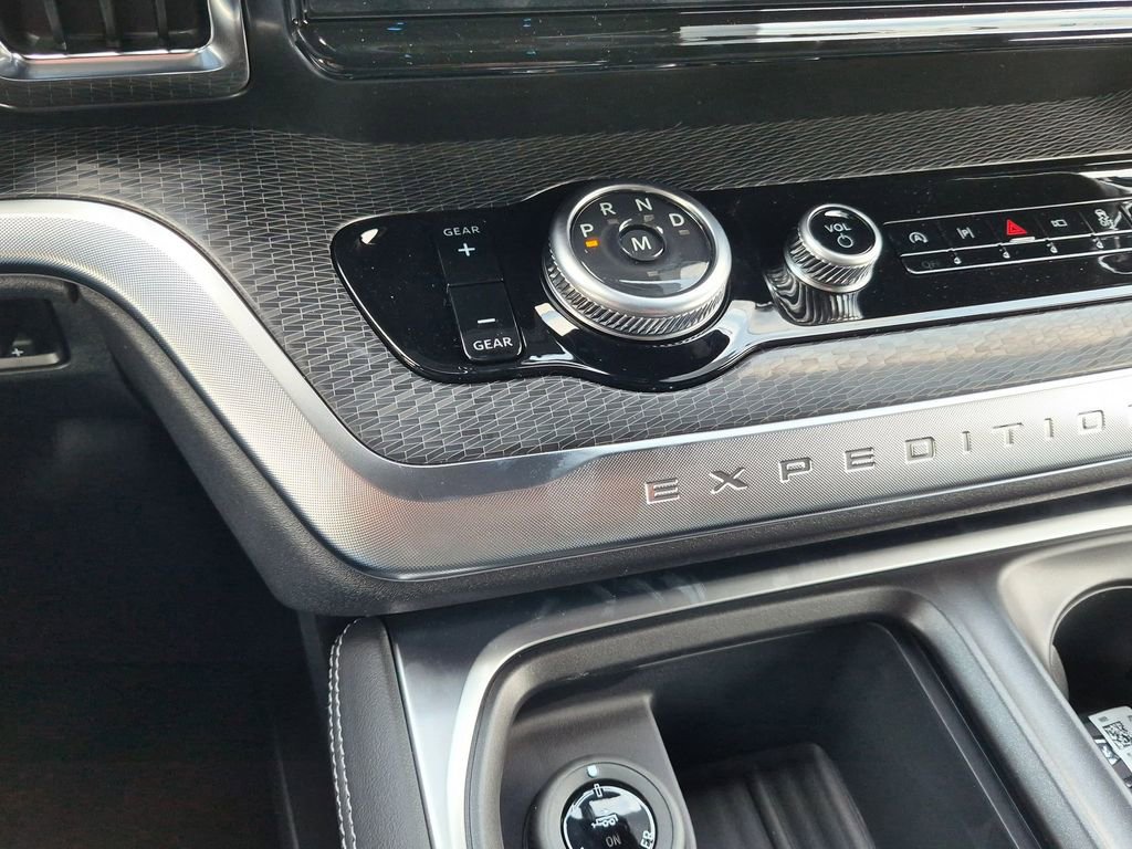 New 2026 Ford Expedition Max Platinum image 13