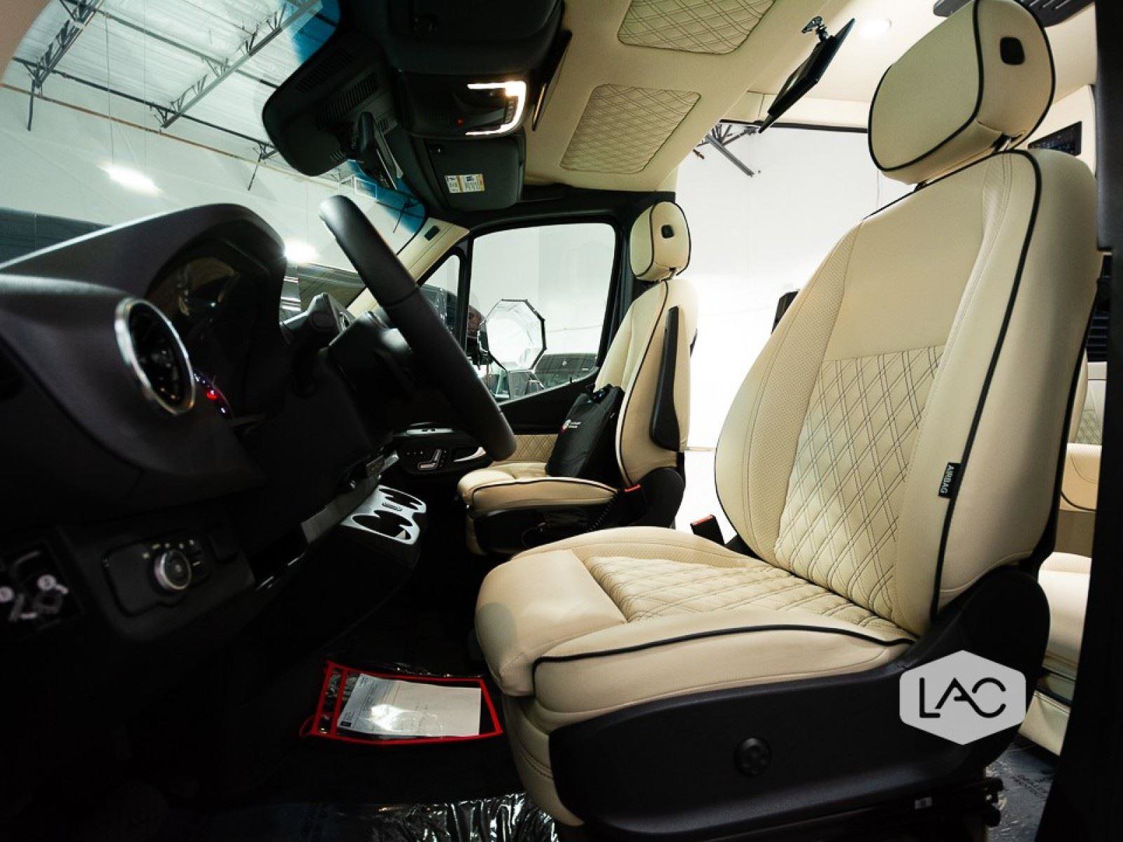 Used 2024 Mercedes-Benz Sprinter 3500 image 30