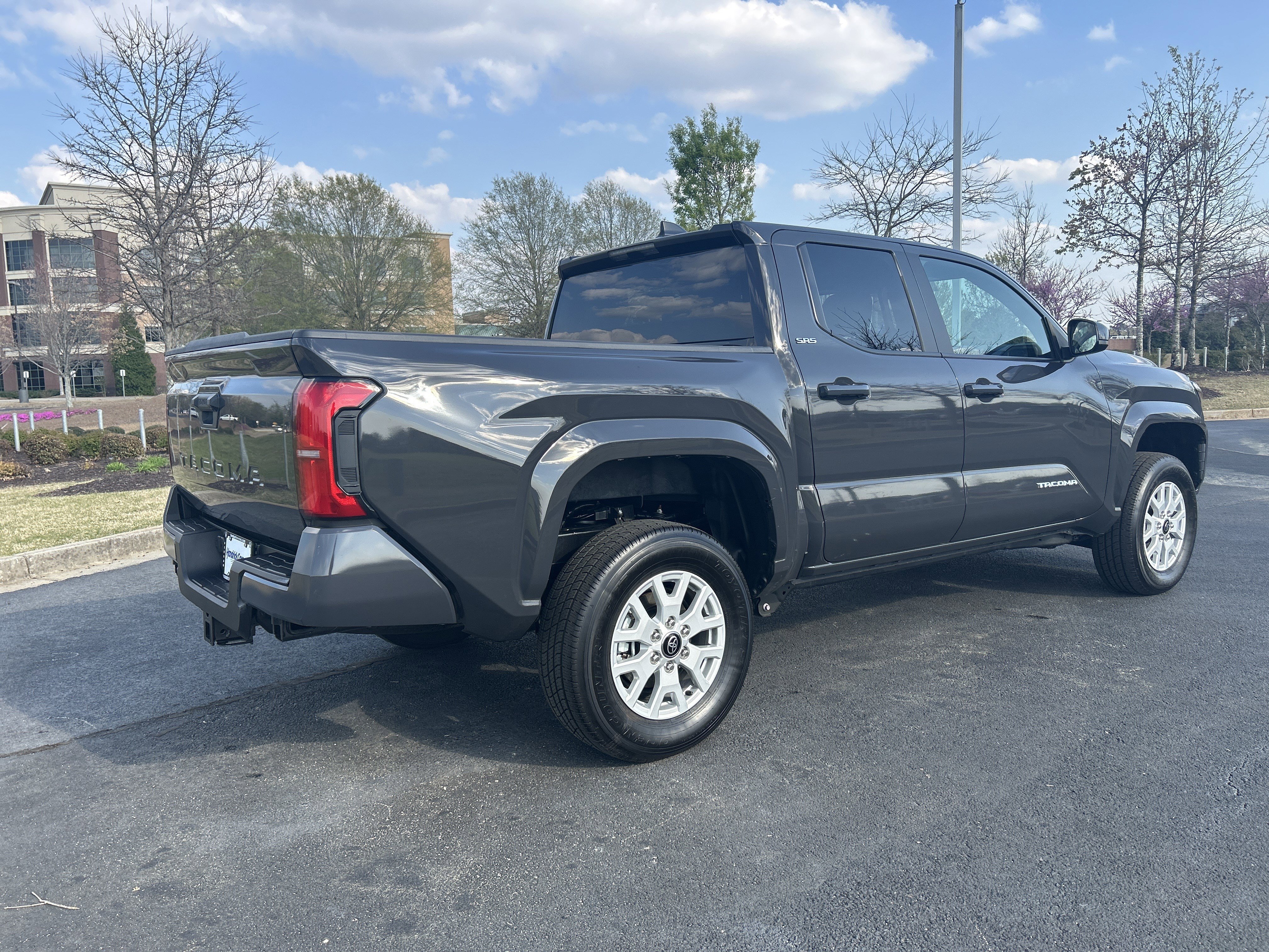 Used 2025 Toyota Tacoma SR5 image 9