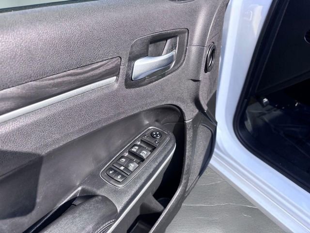 Used 2019 Chrysler 300 Touring L w/ Quick Order Package 22F image 14