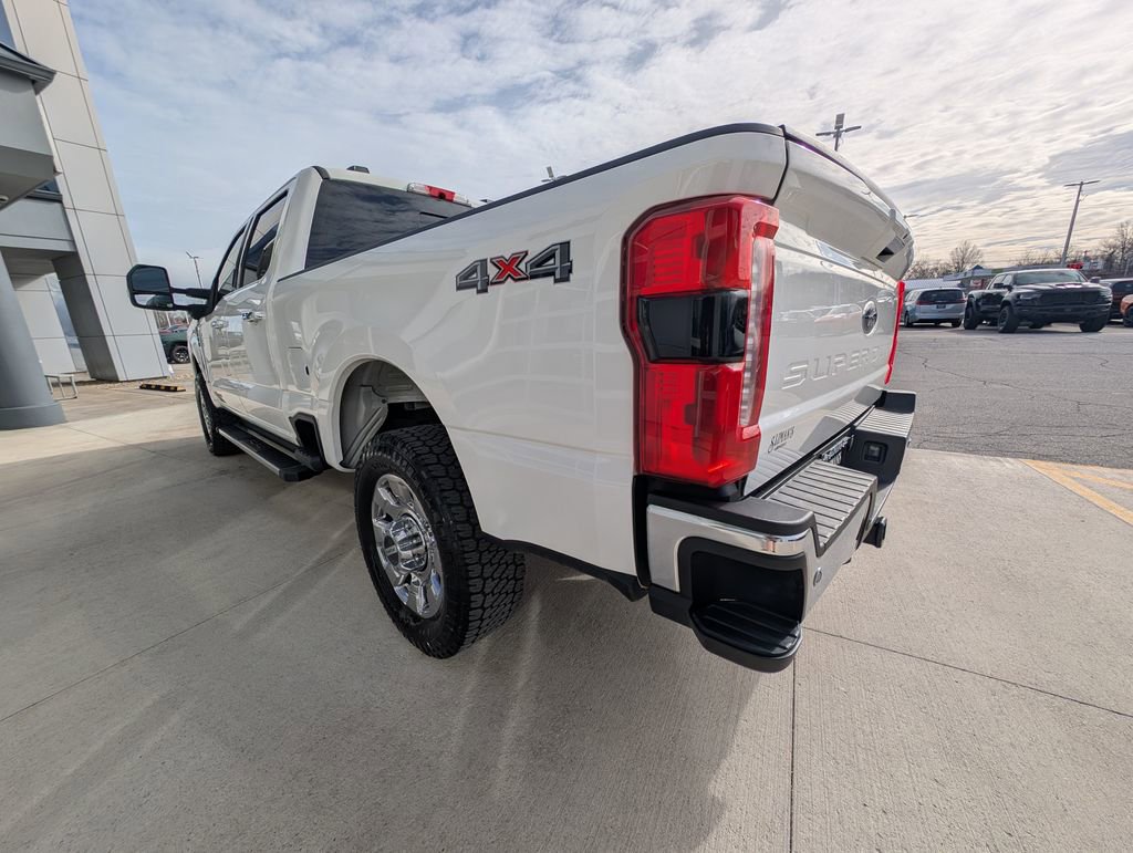Used 2023 Ford F350 Lariat w/ Chrome Package image 6