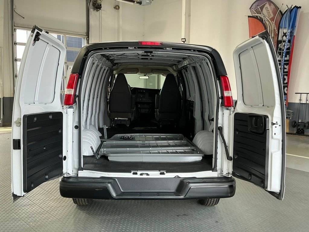 Used 2023 GMC Savana 2500 Extended w/ Driver Convenience Package image 10