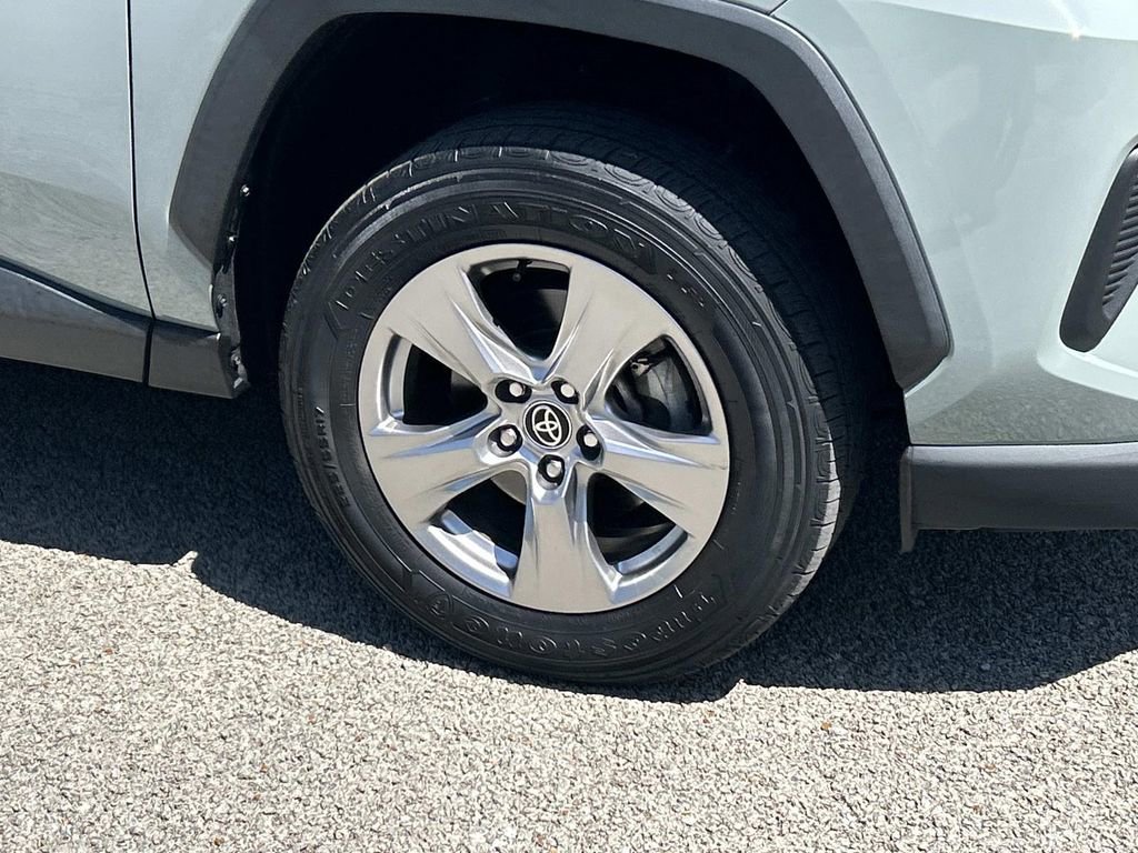 Used 2022 Toyota RAV4 XLE w/ Convenience Package FWD image 9