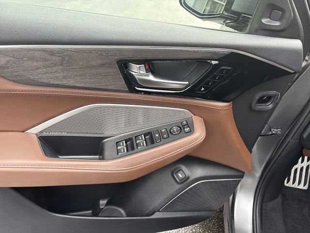Used 2022 Acura MDX SH-AWD w/ Advance Package image 14