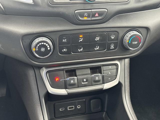 Certified 2024 GMC Terrain SLE image 32