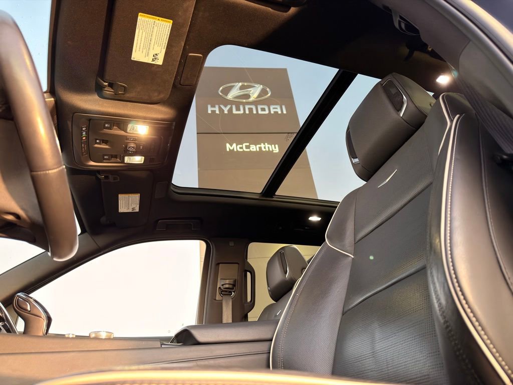 Used 2023 Cadillac Escalade Sport image 2