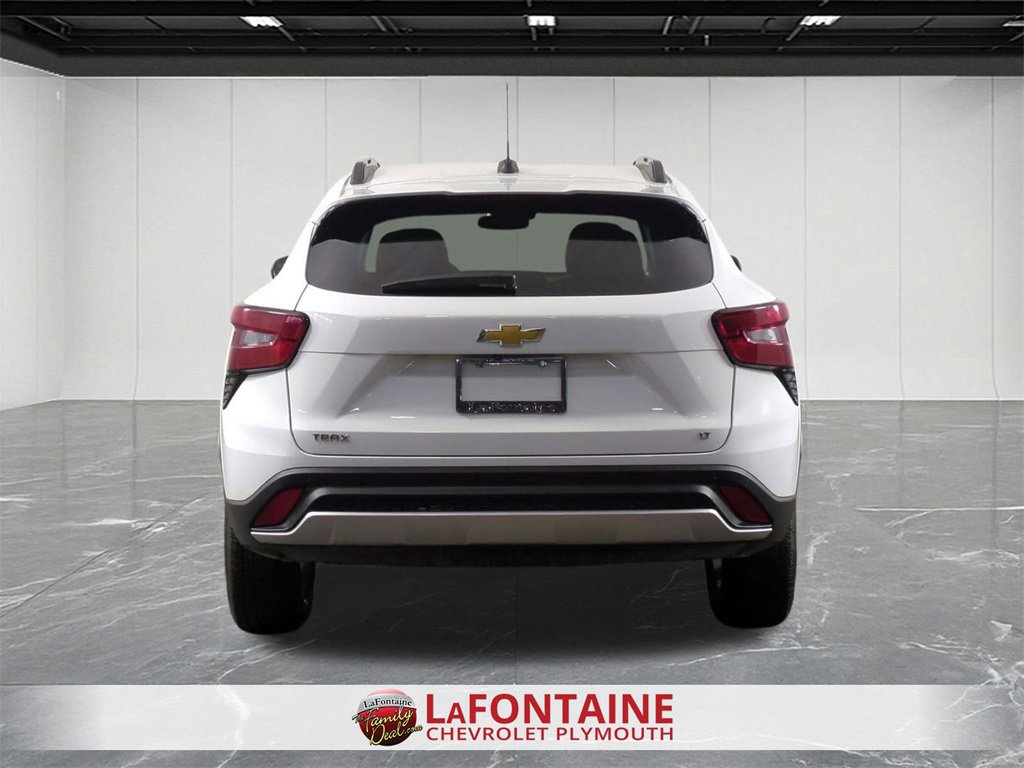 Certified 2025 Chevrolet Trax LT w/ Driver Confidence Package image 7