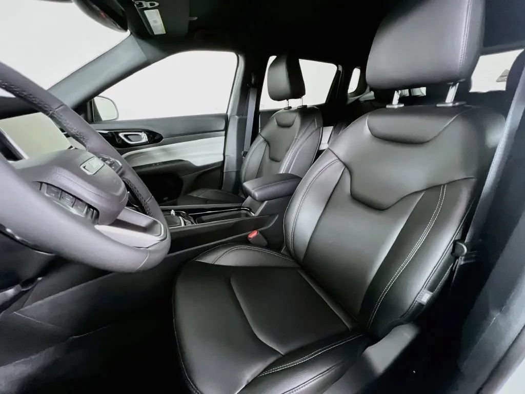 New 2026 Jeep Compass Limited AWD/4WD image 21