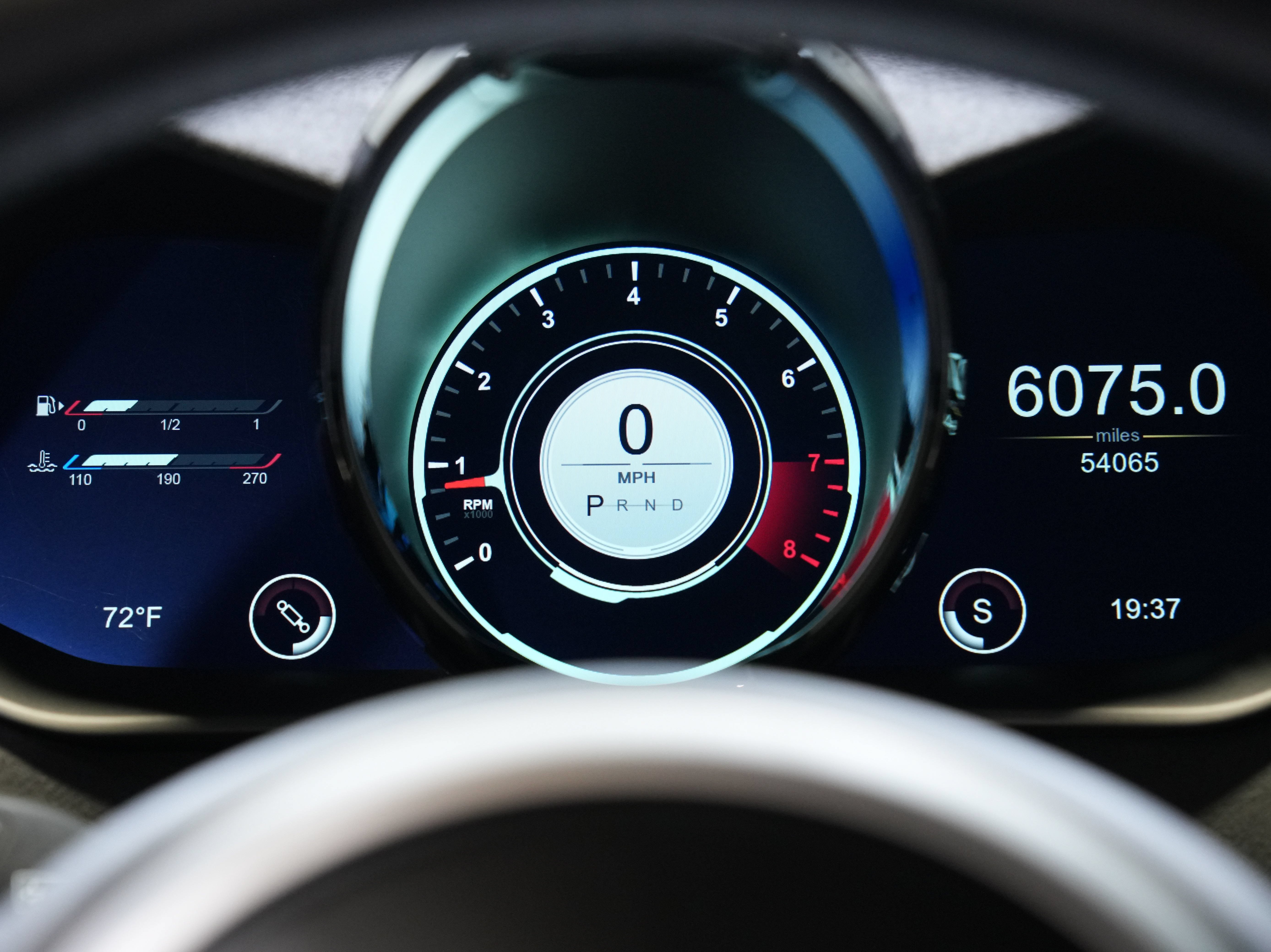 Used 2020 Aston Martin V8 Vantage Coupe RWD image 35