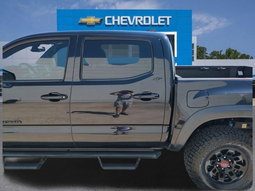 Used 2021 Toyota Tacoma TRD Off-Road AWD/4WD image 28