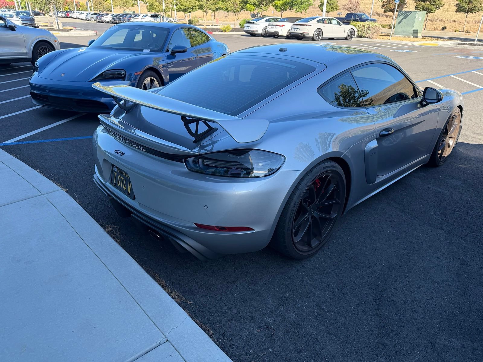 Certified 2021 Porsche 718 Cayman GT4 RWD image 4