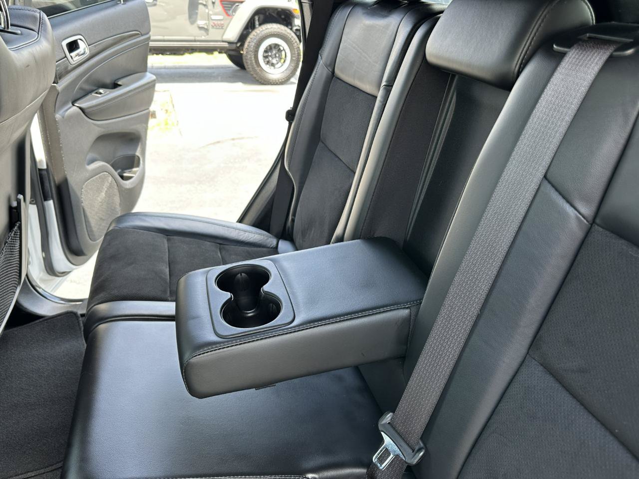 Used 2021 Jeep Grand Cherokee Laredo X AWD/4WD image 35
