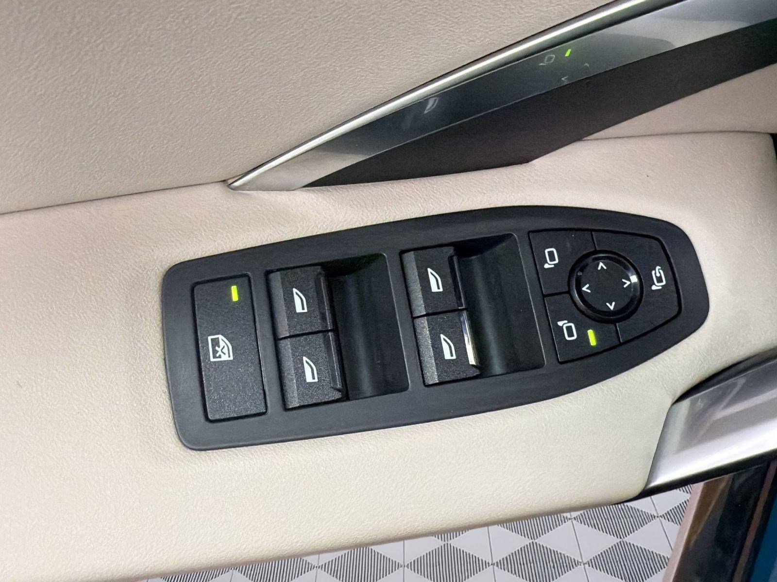 Certified 2025 BMW X1 xDrive28i w/ Technology Package image 13