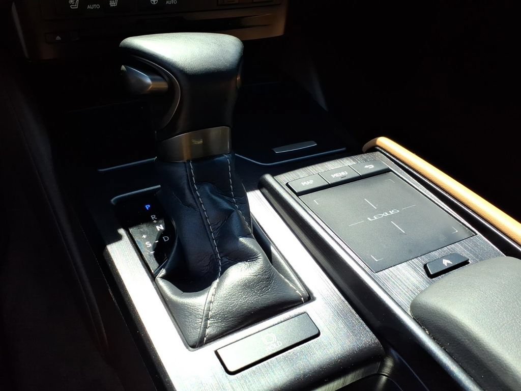 Used 2020 Lexus ES 350 w/ Premium Package FWD image 9