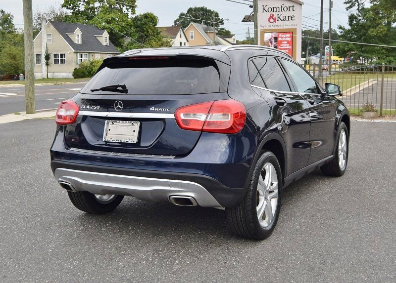 Used 2017 Mercedes-Benz GLA 250 4MATIC image 9
