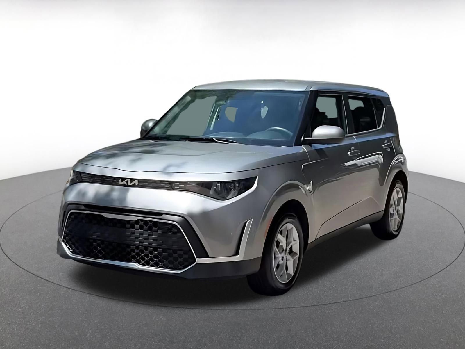 Used 2025 Kia Soul LX w/ LX Technology Package FWD image 8