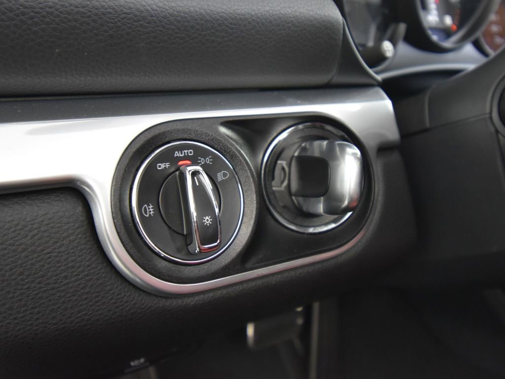 Used 2025 Porsche 718 Boxster image 27