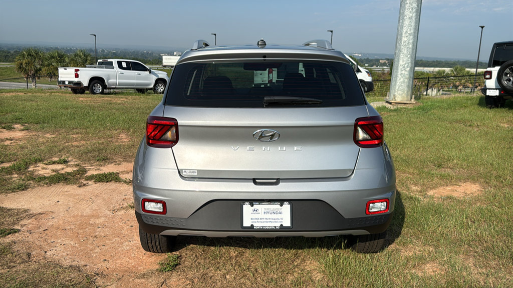 New 2026 Hyundai Venue SEL FWD image 6