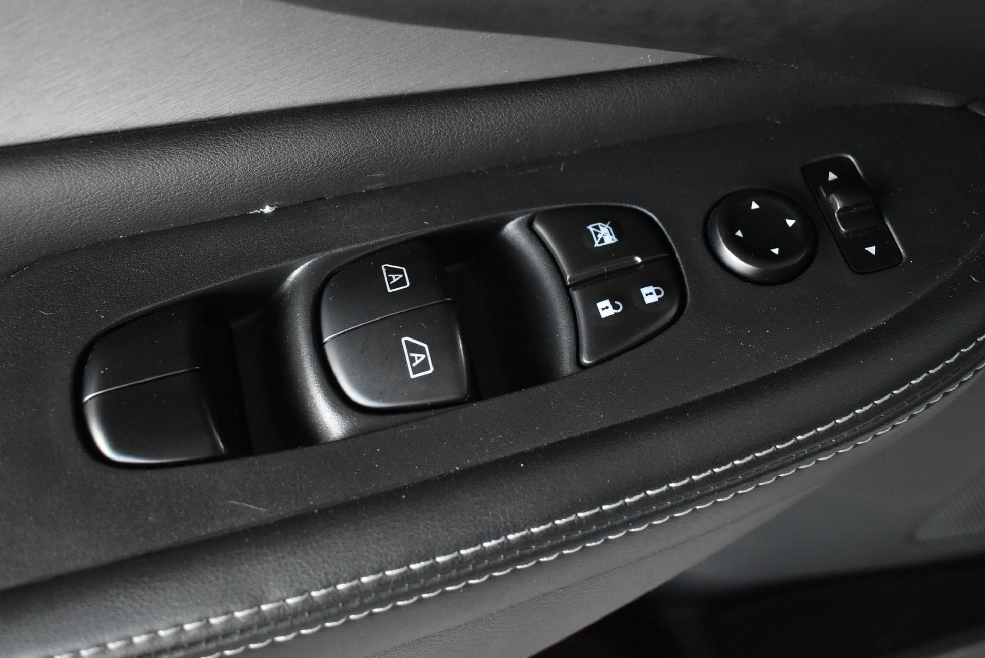 Used 2023 Nissan Murano SV w/ SV Midnight Edition Package AWD/4WD image 13