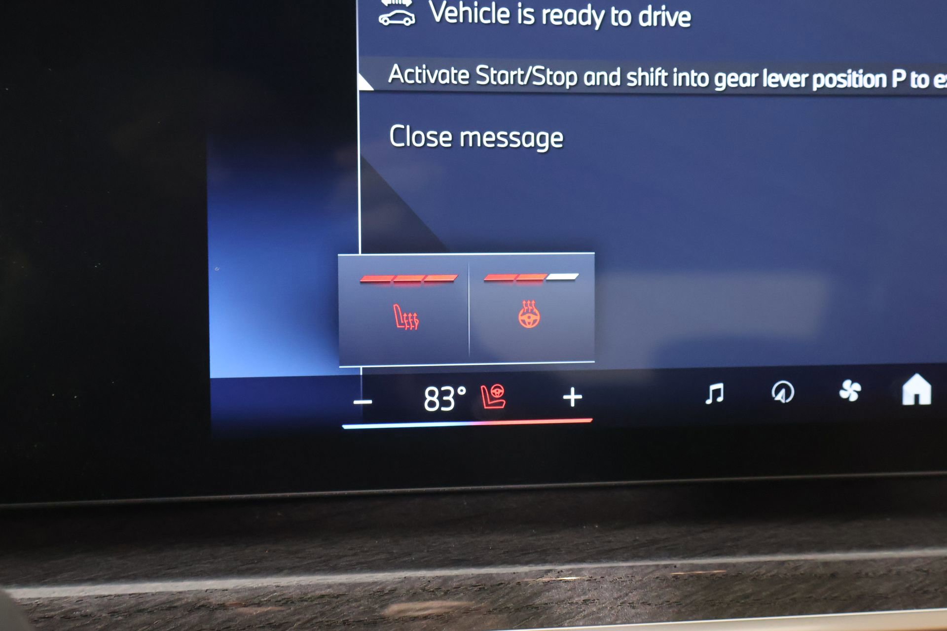 New 2026 BMW 740i xDrive w/ Premium Package AWD/4WD image 7