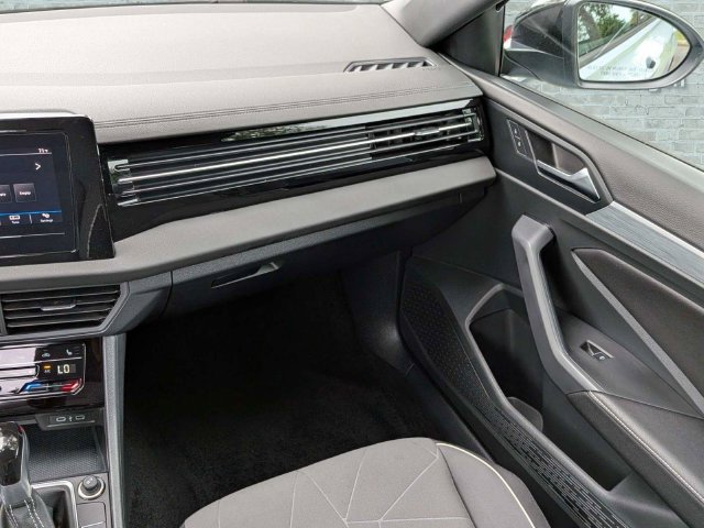Certified 2025 Volkswagen Jetta Sport FWD image 16