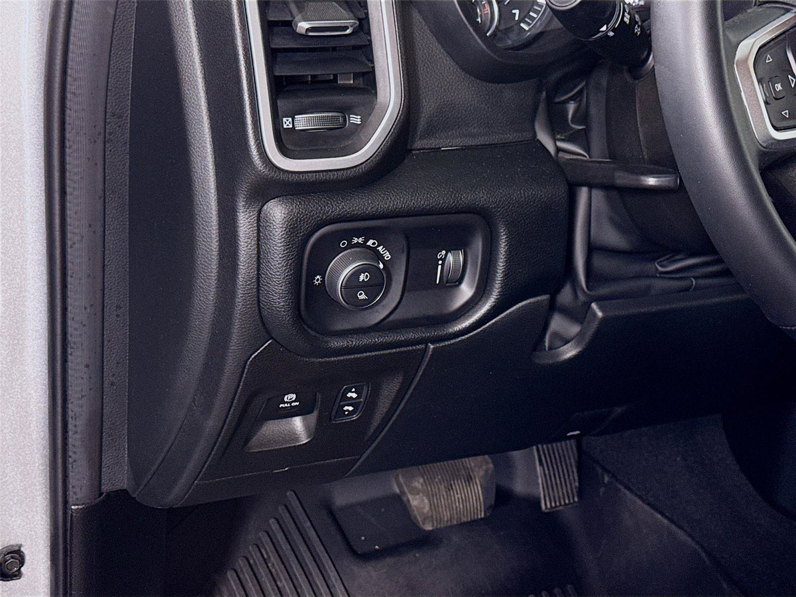 Used 2022 RAM 1500 Big Horn AWD/4WD image 4