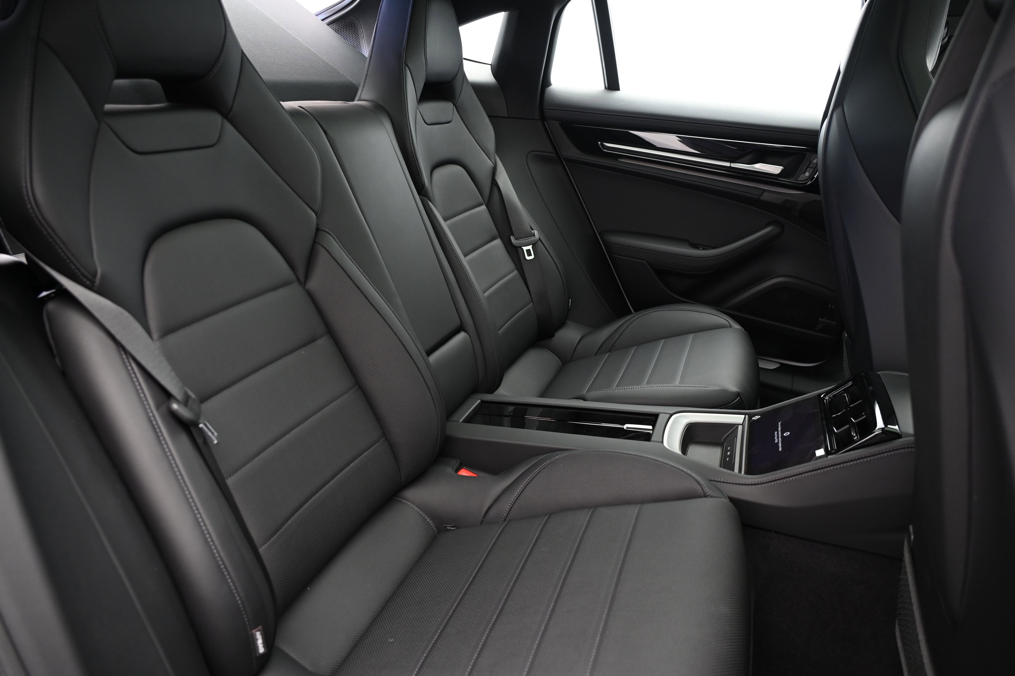 Used 2024 Porsche Panamera 4 image 25