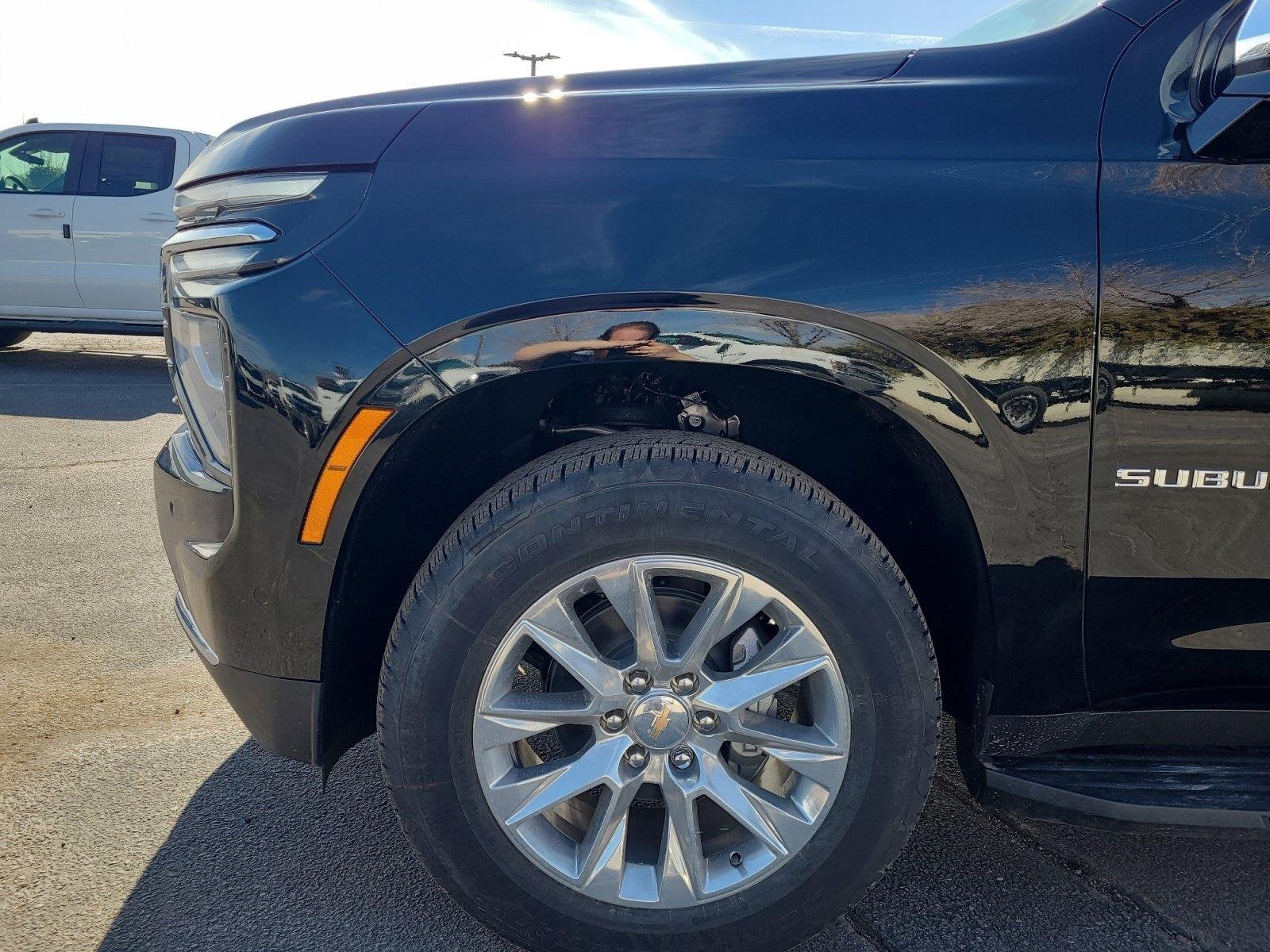 New 2026 Chevrolet Suburban Premier w/ Sun And Tow Package AWD/4WD image 10