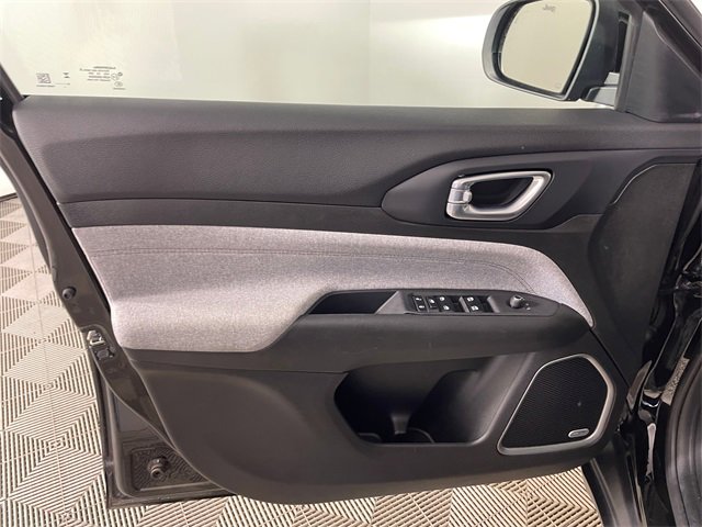 Used 2023 Jeep Compass Latitude w/ Sun and Sound Group image 16